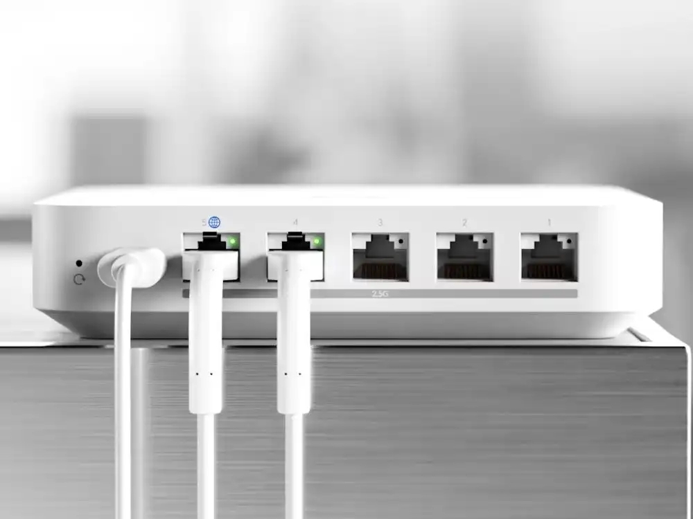 Ubiquiti UniFi Cloud Gateway Max (512 GB)